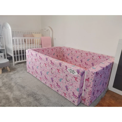Berry Baby Hempergő magas oldalfalakkal: Pónis keret-puncs fekvő